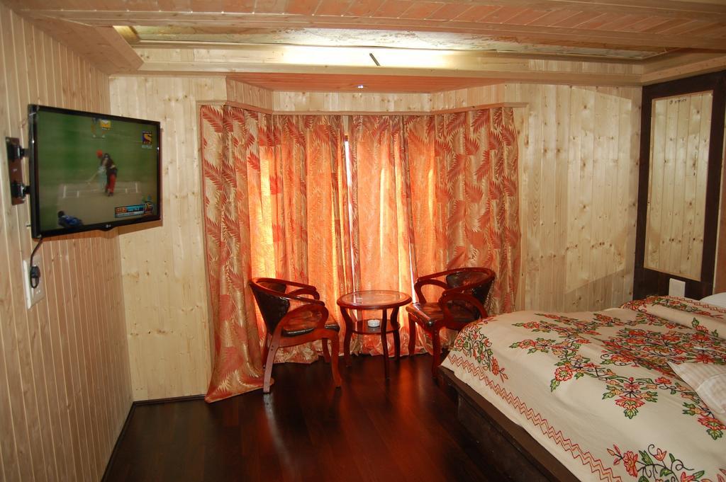 Hotel Zahgeer Continental Gulmarg Pokoj fotografie