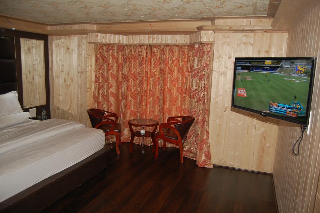 Hotel Zahgeer Continental Gulmarg Pokoj fotografie