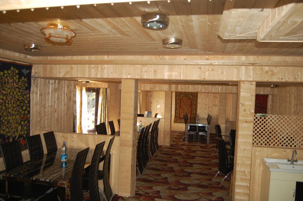Hotel Zahgeer Continental Gulmarg Pokoj fotografie