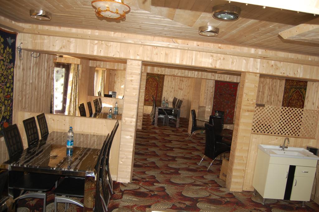 Hotel Zahgeer Continental Gulmarg Pokoj fotografie
